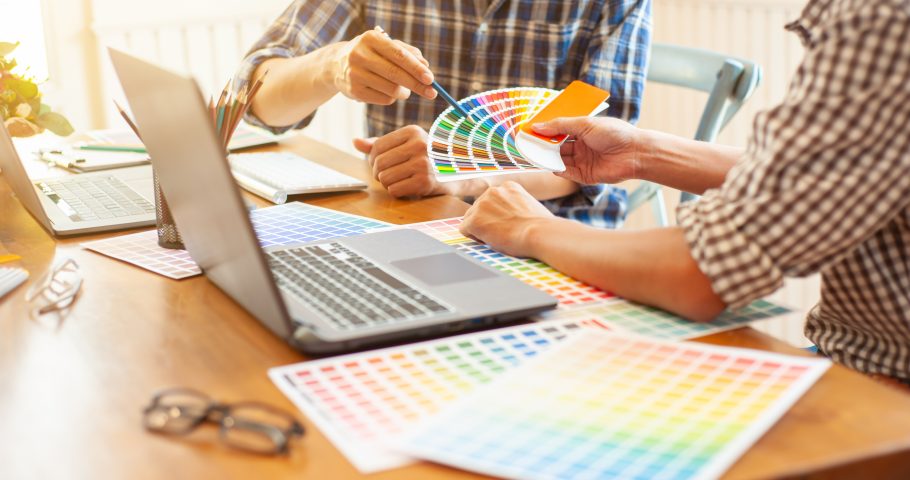 How does a garment branding specialist work?